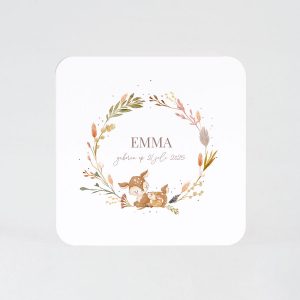 Lief geboortekaartje bambi in droogbloemenkrans