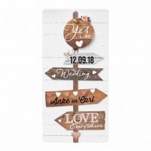 Hippe trouwkaart met steigerhout en speels label